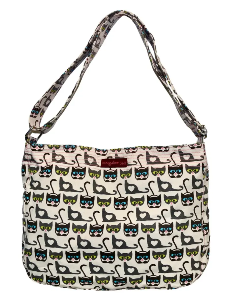 Bungalow 360 - Cats Messenger bag