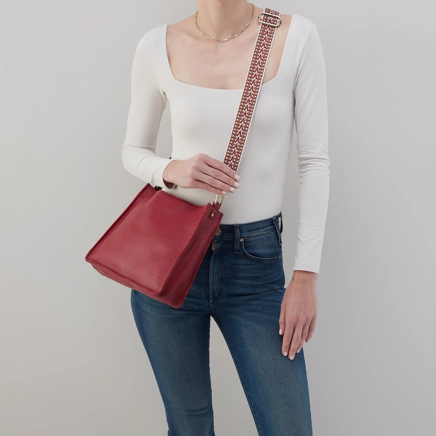 Cass Crossbody In Pebbled Leather - Wine