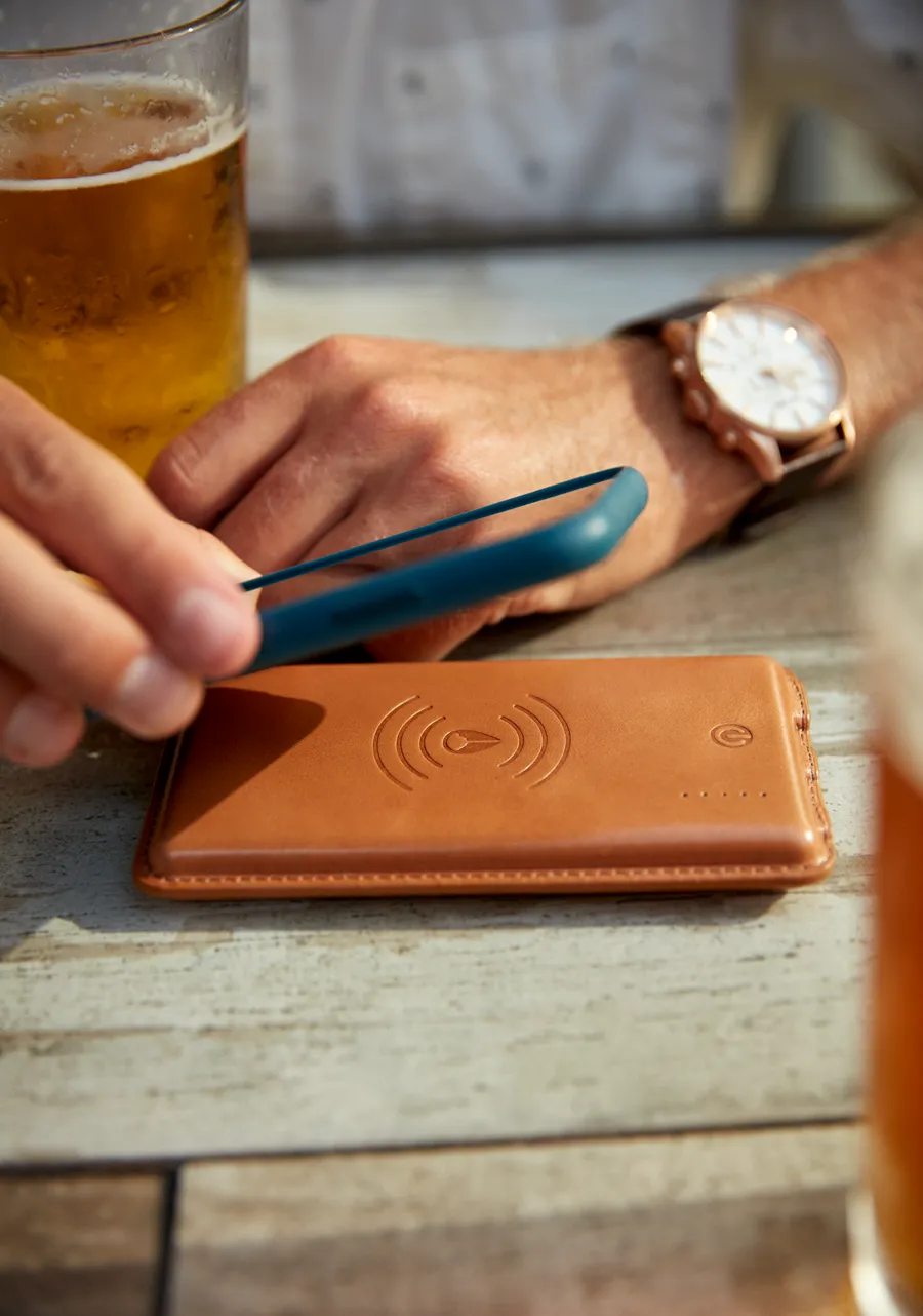 Wireless Charging Powerbank - Brown